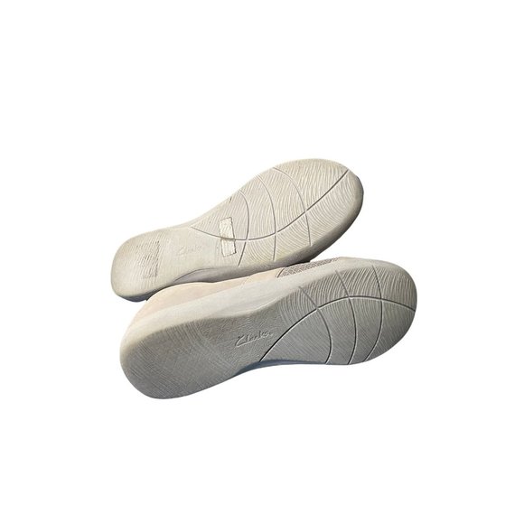 Clarks Suede shoes cream colored athletic shoes Cloud stepper - Picture 3 of 4